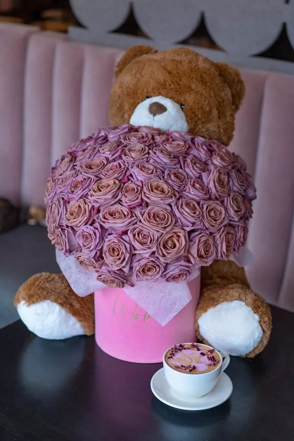 Manhattan-Themed Luxury Rose and Teddy Bear Bouquet