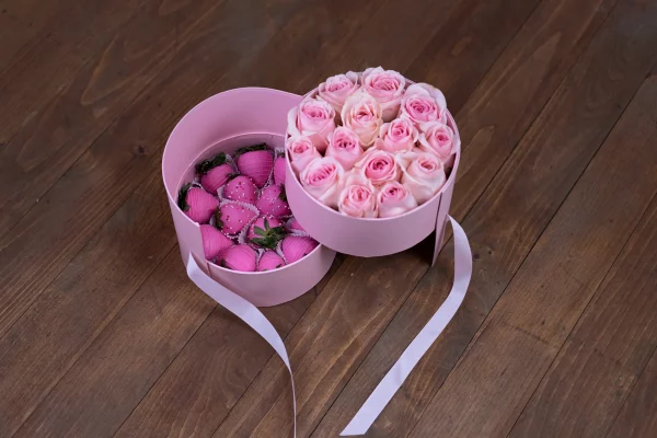 Heartfelt Valentine's gift of Pink Roses & Strawberries Round Box with 12-16 roses for her